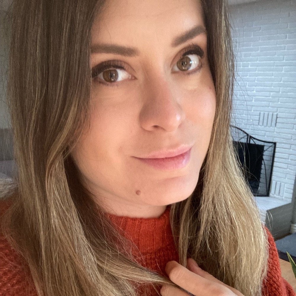 Meet your Posher, Mia